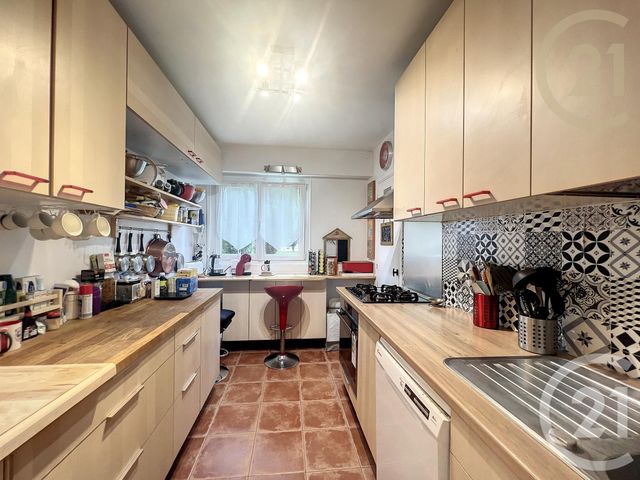 Appartement F6 à vendre - 6 pièces - 102.0 m2 - ST ANDRE LES VERGERS - 10 - CHAMPAGNE-ARDENNE - Century 21 Lairé Immobilier