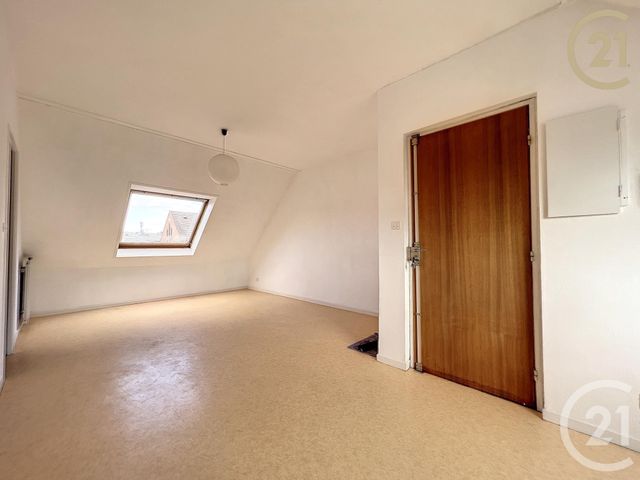 Studio à vendre - 1 pièce - 32.0 m2 - TROYES - 10 - CHAMPAGNE-ARDENNE - Century 21 Lairé Immobilier