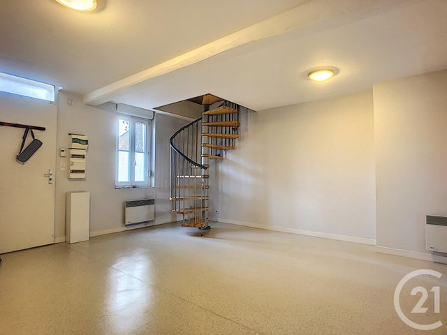 Appartement F3 à louer STE SAVINE