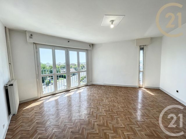 Appartement T2 à vendre - 2 pièces - 51.47 m2 - ST ANDRE LES VERGERS - 10 - CHAMPAGNE-ARDENNE - Century 21 Lairé Immobilier