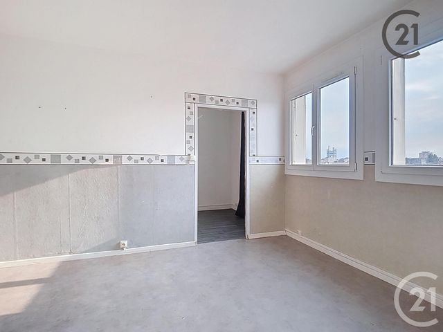 Appartement F2 à vendre - 2 pièces - 36.0 m2 - TROYES - 10 - CHAMPAGNE-ARDENNE - Century 21 Lairé Immobilier