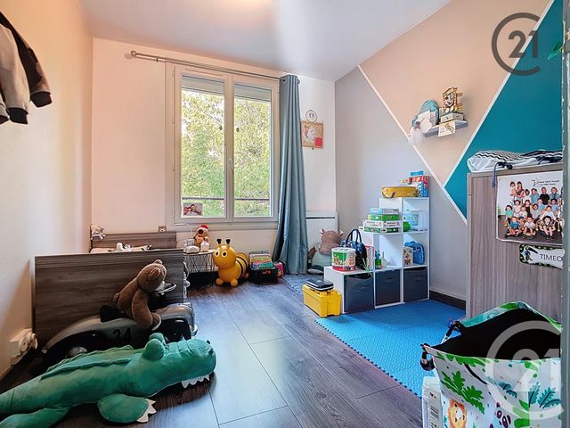 Afficher la photo en grand Appartement F4 à vendre - 4 pièces - 68.09 m2 - TROYES - 10 - CHAMPAGNE-ARDENNE - Century 21 Lairé Immobilier