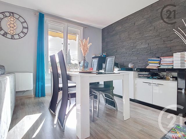 Afficher la photo en grand Appartement F4 à vendre - 4 pièces - 68.09 m2 - TROYES - 10 - CHAMPAGNE-ARDENNE - Century 21 Lairé Immobilier