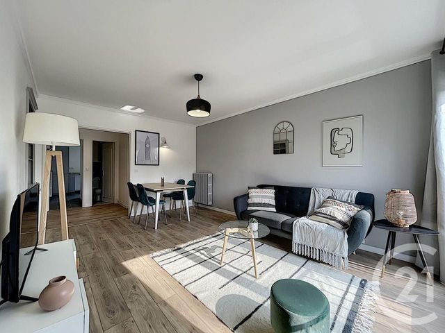 Appartement T4 à louer - 4 pièces - 74.0 m2 - TROYES - 10 - CHAMPAGNE-ARDENNE - Century 21 Lairé Immobilier