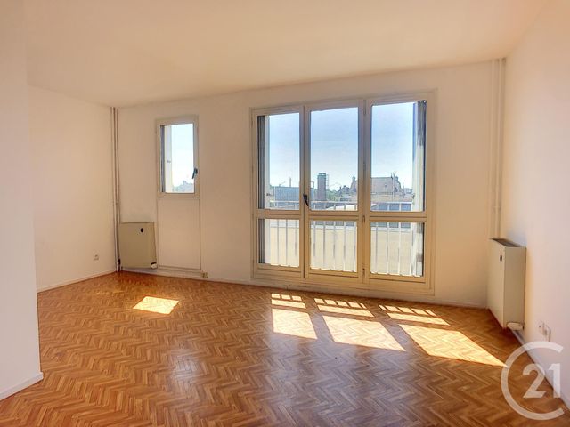 Appartement F1 à louer - 1 pièce - 27.0 m2 - ST JULIEN LES VILLAS - 10 - CHAMPAGNE-ARDENNE - Century 21 Lairé Immobilier