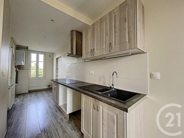 Appartement à louer - 2 pièces - 48.0 m2 - STE SAVINE - 10 - CHAMPAGNE-ARDENNE - Century 21 Lairé Immobilier