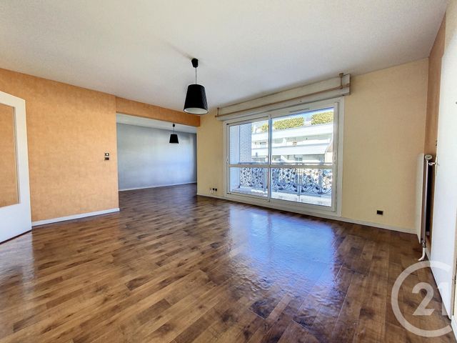 Appartement T4 à louer - 4 pièces - 92.0 m2 - TROYES - 10 - CHAMPAGNE-ARDENNE - Century 21 Lairé Immobilier