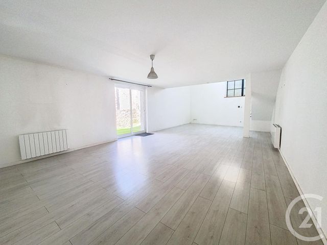 Afficher la photo en grand Appartement Loft à vendre - 4 pièces - 104.5 m2 - TROYES - 10 - CHAMPAGNE-ARDENNE - Century 21 Lairé Immobilier