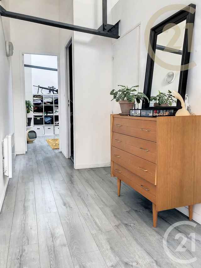 Afficher la photo en grand Appartement Loft à vendre - 4 pièces - 104.5 m2 - TROYES - 10 - CHAMPAGNE-ARDENNE - Century 21 Lairé Immobilier