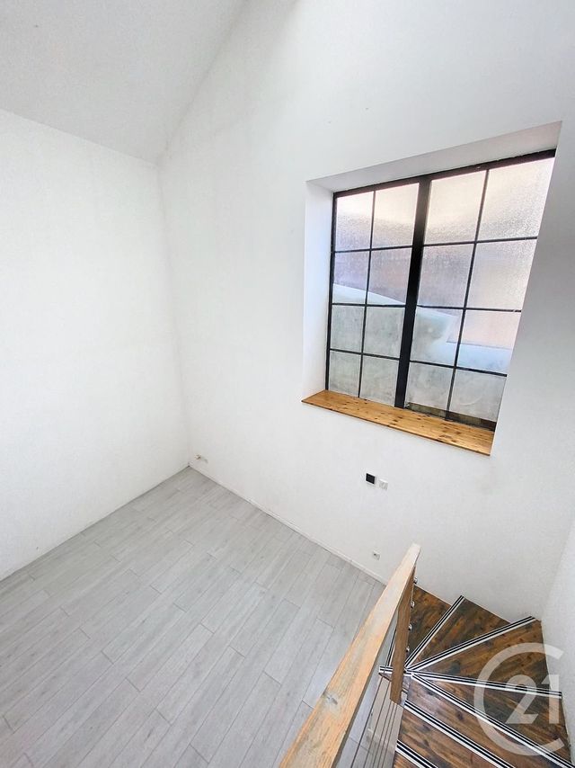 Afficher la photo en grand Appartement Loft à vendre - 4 pièces - 104.5 m2 - TROYES - 10 - CHAMPAGNE-ARDENNE - Century 21 Lairé Immobilier