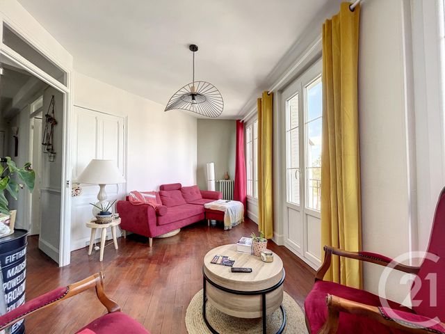 Appartement F4 à louer - 4 pièces - 78.7 m2 - STE SAVINE - 10 - CHAMPAGNE-ARDENNE - Century 21 Lairé Immobilier
