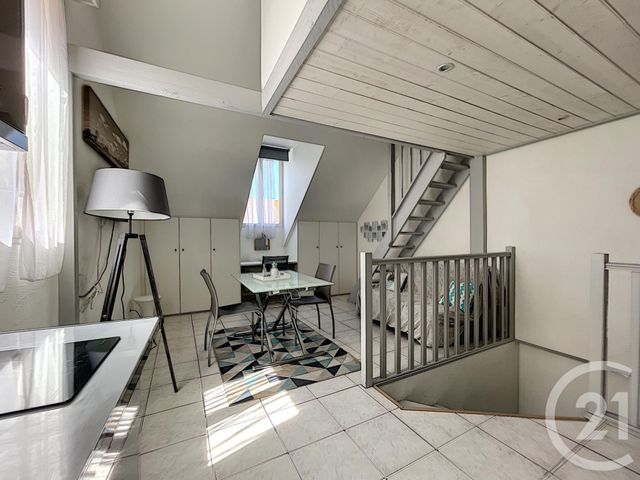 Studio à louer - 1 pièce - 25.0 m2 - TROYES - 10 - CHAMPAGNE-ARDENNE - Century 21 Lairé Immobilier