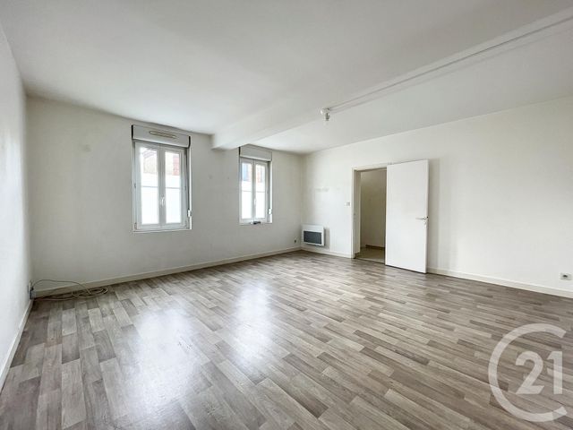 appartement à louer - 3 pièces - 90.2 m2 - STE SAVINE - 10 - CHAMPAGNE-ARDENNE - Century 21 Lairé Immobilier