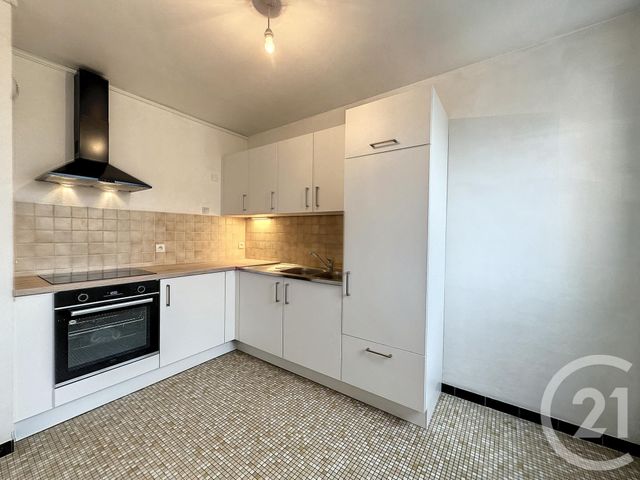 Appartement à louer - 2 pièces - 50.0 m2 - TROYES - 10 - CHAMPAGNE-ARDENNE - Century 21 Lairé Immobilier