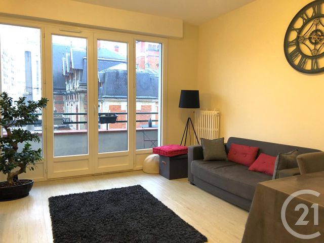 Appartement F3 à louer - 3 pièces - 65.0 m2 - TROYES - 10 - CHAMPAGNE-ARDENNE - Century 21 Lairé Immobilier