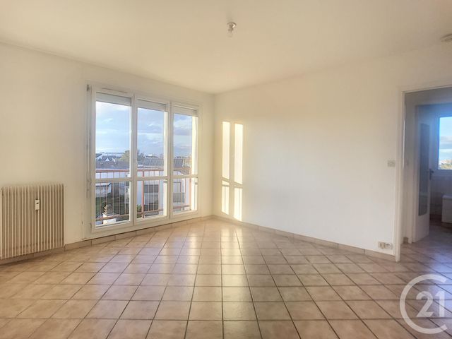 Appartement F2 à louer - 2 pièces - 43.0 m2 - TROYES - 10 - CHAMPAGNE-ARDENNE - Century 21 Lairé Immobilier