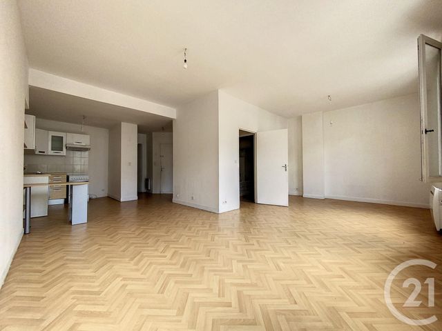 Appartement T2 à louer - 2 pièces - 59.0 m2 - TROYES - 10 - CHAMPAGNE-ARDENNE - Century 21 Lairé Immobilier