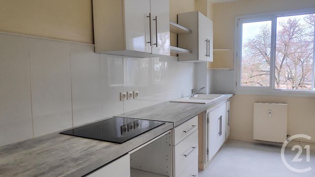 Appartement F3 à louer - 3 pièces - 73.0 m2 - TROYES - 10 - CHAMPAGNE-ARDENNE - Century 21 Lairé Immobilier