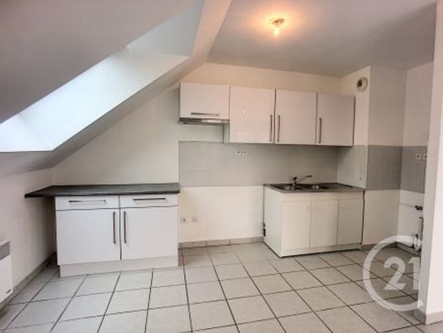 Appartement F3 à louer - 3 pièces - 64.0 m2 - TROYES - 10 - CHAMPAGNE-ARDENNE - Century 21 Lairé Immobilier