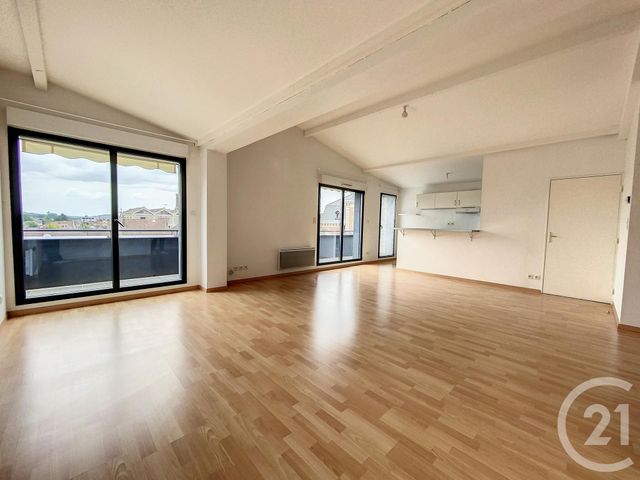 Appartement F5 à louer - 5 pièces - 96.0 m2 - TROYES - 10 - CHAMPAGNE-ARDENNE - Century 21 Lairé Immobilier