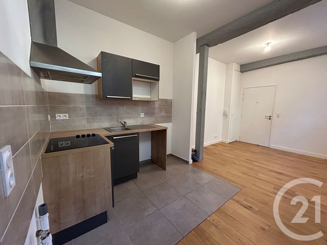 Appartement T2 à louer - 2 pièces - 34.0 m2 - TROYES - 10 - CHAMPAGNE-ARDENNE - Century 21 Lairé Immobilier