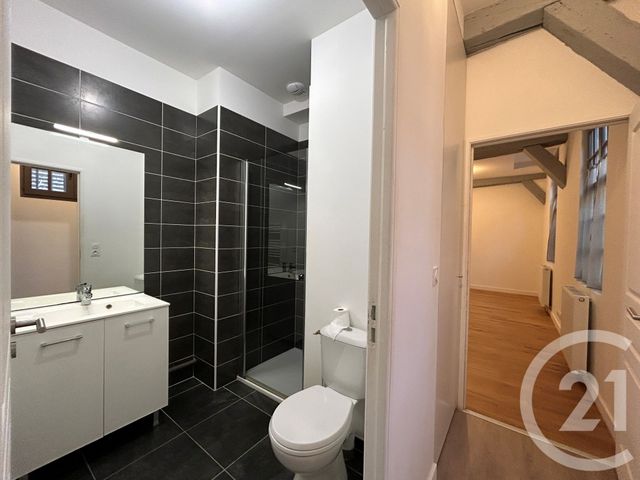 Appartement T2 à louer - 2 pièces - 34.0 m2 - TROYES - 10 - CHAMPAGNE-ARDENNE - Century 21 Lairé Immobilier