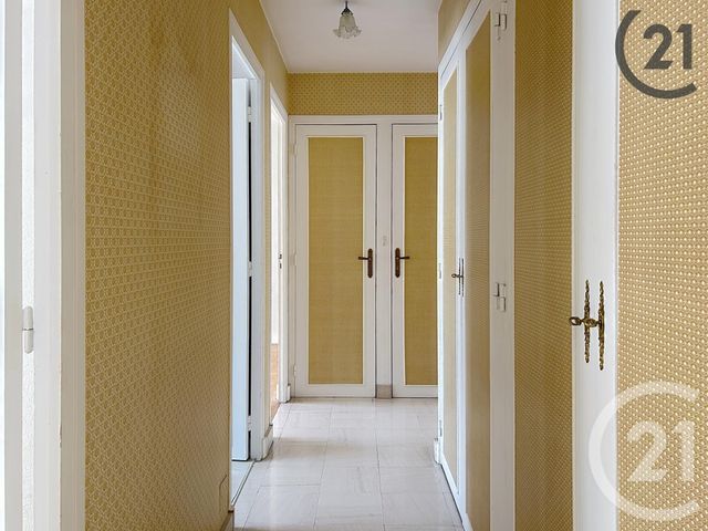 Appartement à vendre - 5 pièces - 92.21 m2 - TROYES - 10 - CHAMPAGNE-ARDENNE - Century 21 Lairé Immobilier