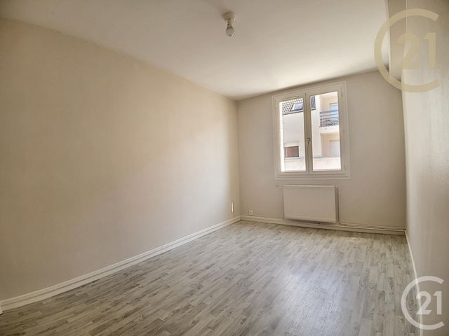 Afficher la photo en grand Appartement F3 à vendre - 4 pièces - 67.0 m2 - TROYES - 10 - CHAMPAGNE-ARDENNE - Century 21 Lairé Immobilier