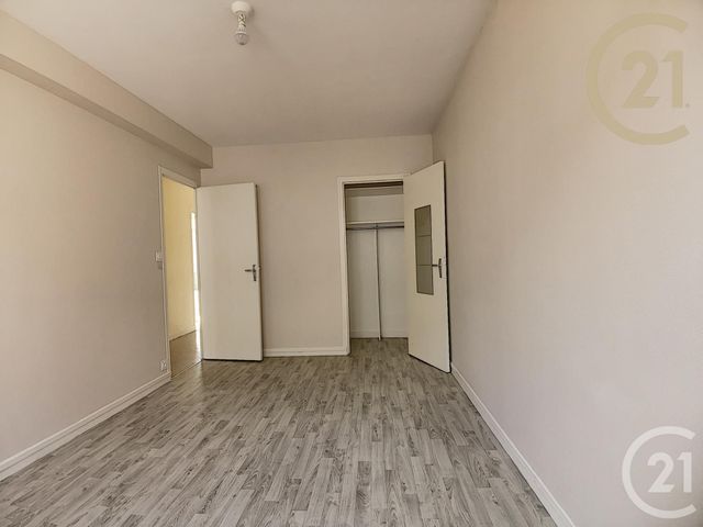 Afficher la photo en grand Appartement F3 à vendre - 4 pièces - 67.0 m2 - TROYES - 10 - CHAMPAGNE-ARDENNE - Century 21 Lairé Immobilier