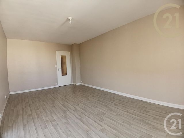 Afficher la photo en grand Appartement F3 à vendre - 4 pièces - 67.0 m2 - TROYES - 10 - CHAMPAGNE-ARDENNE - Century 21 Lairé Immobilier