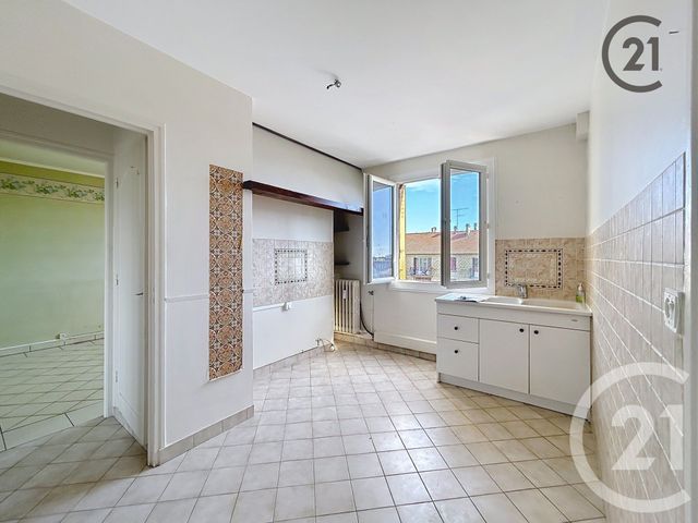 Appartement F4 à vendre - 4 pièces - 58.73 m2 - LA CHAPELLE ST LUC - 10 - CHAMPAGNE-ARDENNE - Century 21 Lairé Immobilier