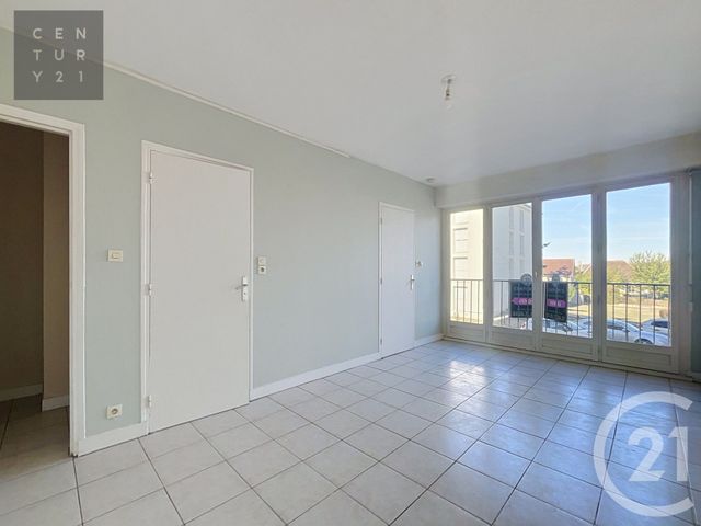 Appartement Studio à vendre - 1 pièce - 25.1 m2 - TROYES - 10 - CHAMPAGNE-ARDENNE - Century 21 Lairé Immobilier