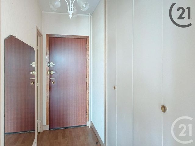 Appartement Studio à vendre - 1 pièce - 37.0 m2 - TROYES - 10 - CHAMPAGNE-ARDENNE - Century 21 Lairé Immobilier