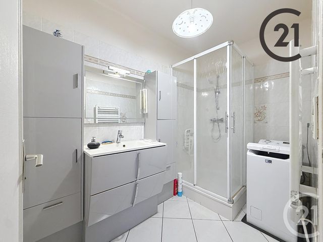 Appartement T4 à vendre - 4 pièces - 79.0 m2 - TROYES - 10 - CHAMPAGNE-ARDENNE - Century 21 Lairé Immobilier