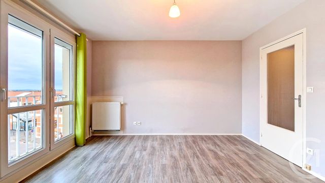 Appartement F1 à vendre - 1 pièce - 27.0 m2 - ST JULIEN LES VILLAS - 10 - CHAMPAGNE-ARDENNE - Century 21 Lairé Immobilier