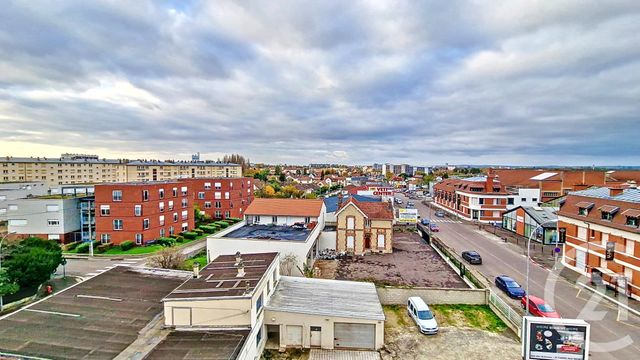 Appartement F1 à vendre - 1 pièce - 27.0 m2 - ST JULIEN LES VILLAS - 10 - CHAMPAGNE-ARDENNE - Century 21 Lairé Immobilier