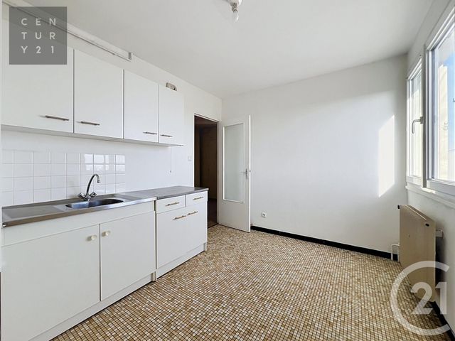 Appartement 3 à vendre - 3 pièces - 65.65 m2 - TROYES - 10 - CHAMPAGNE-ARDENNE - Century 21 Lairé Immobilier