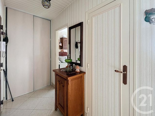 Appartement à vendre - 4 pièces - 74.0 m2 - TROYES - 10 - CHAMPAGNE-ARDENNE - Century 21 Lairé Immobilier