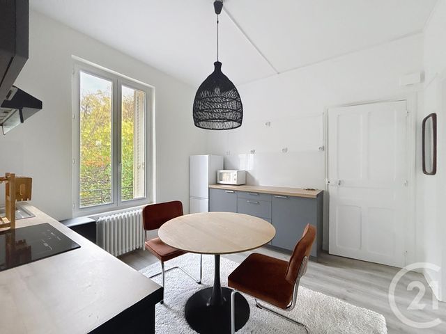 Appartement F2 à louer - 2 pièces - 43.4 m2 - TROYES - 10 - CHAMPAGNE-ARDENNE - Century 21 Lairé Immobilier