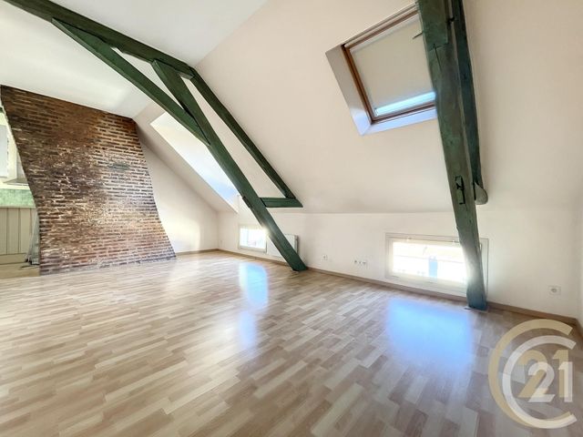 Afficher la photo en grand Appartement T3 à louer - 3 pièces - 52.0 m2 - TROYES - 10 - CHAMPAGNE-ARDENNE - Century 21 Lairé Immobilier