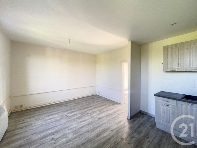 Appartement F2 à louer - 2 pièces - 45.0 m2 - STE SAVINE - 10 - CHAMPAGNE-ARDENNE - Century 21 Lairé Immobilier