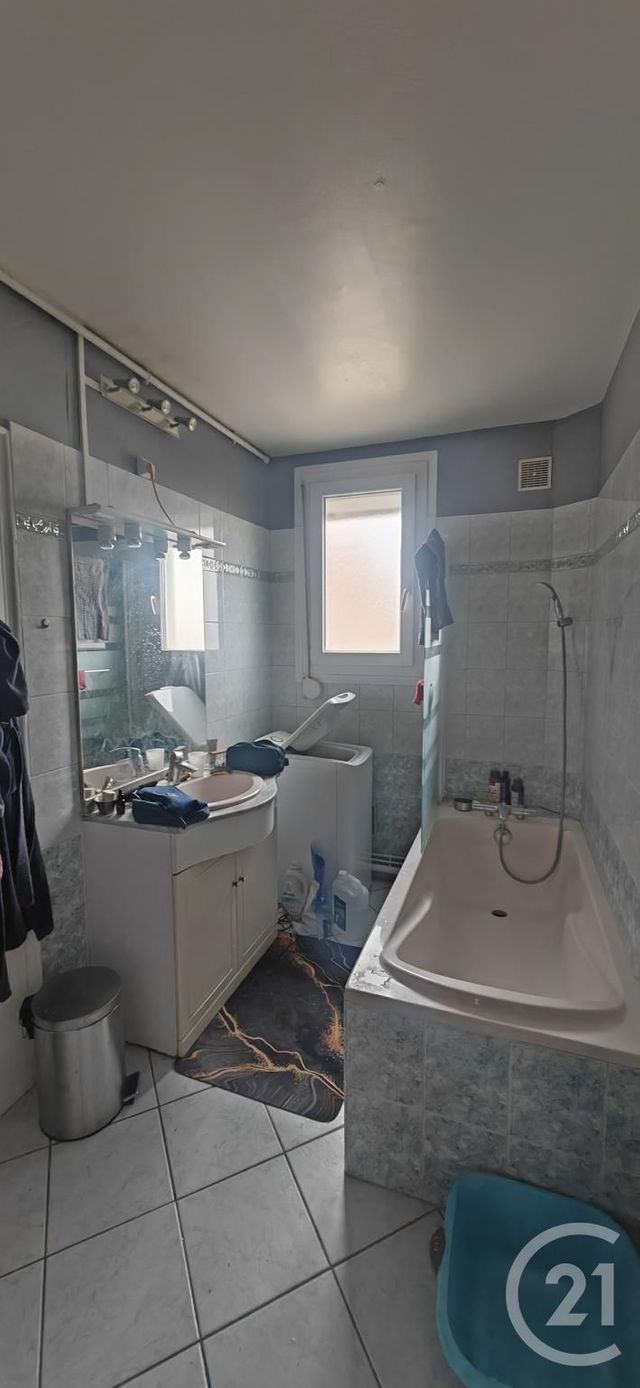 Appartement F3 à vendre - 3 pièces - 59.84 m2 - STE SAVINE - 10 - CHAMPAGNE-ARDENNE - Century 21 Lairé Immobilier