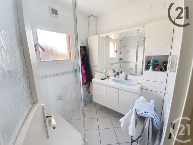 Afficher la photo en grand Appartement F3 à vendre - 3 pièces - 62.78 m2 - TROYES - 10 - CHAMPAGNE-ARDENNE - Century 21 Lairé Immobilier