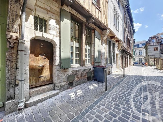 Appartement Studio à louer - 1 pièce - 24.0 m2 - TROYES - 10 - CHAMPAGNE-ARDENNE - Century 21 Lairé Immobilier