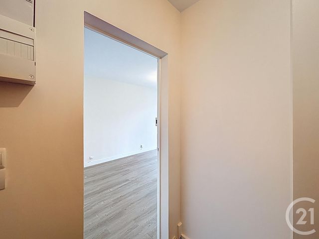 Appartement F1 à louer - 1 pièce - 25.0 m2 - TROYES - 10 - CHAMPAGNE-ARDENNE - Century 21 Lairé Immobilier