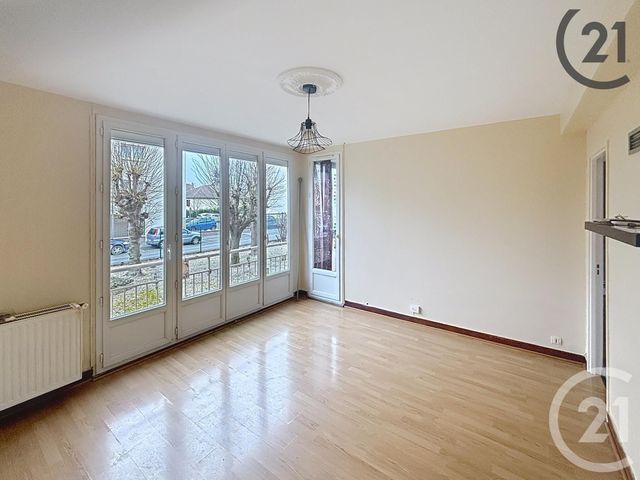 Appartement T3 à louer - 3 pièces - 59.0 m2 - TROYES - 10 - CHAMPAGNE-ARDENNE - Century 21 Lairé Immobilier