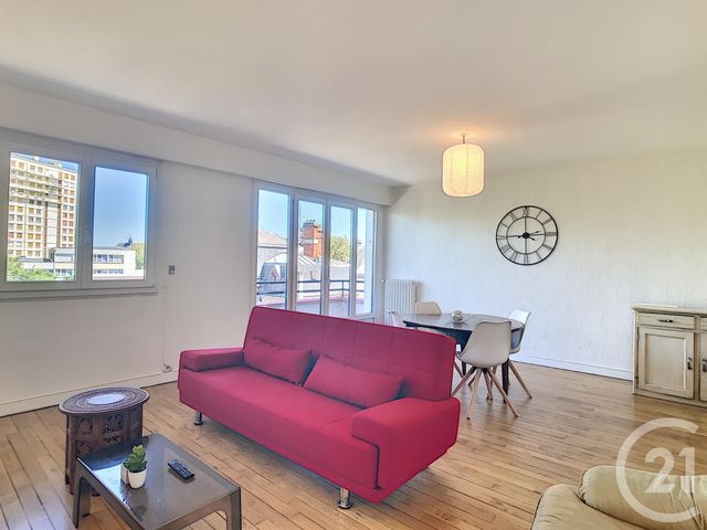 Afficher la photo en grand Appartement F3 à louer - 3 pièces - 78.0 m2 - TROYES - 10 - CHAMPAGNE-ARDENNE - Century 21 Lairé Immobilier