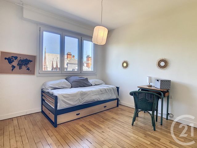 Afficher la photo en grand Appartement F3 à louer - 3 pièces - 78.0 m2 - TROYES - 10 - CHAMPAGNE-ARDENNE - Century 21 Lairé Immobilier