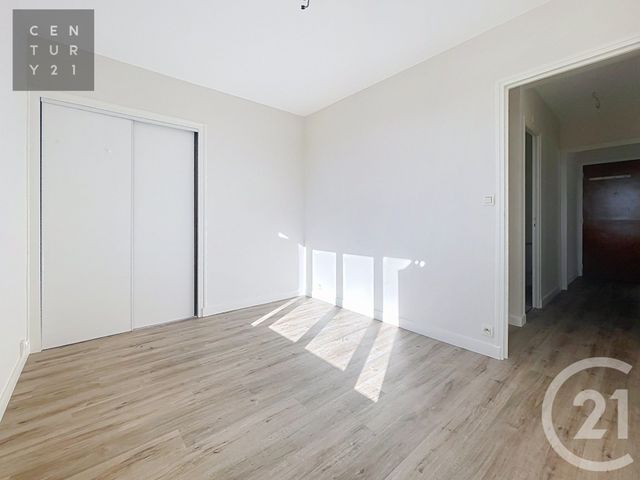 Appartement à louer - 4 pièces - 76.57 m2 - TROYES - 10 - CHAMPAGNE-ARDENNE - Century 21 Lairé Immobilier