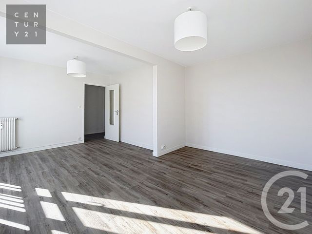 Appartement à louer - 4 pièces - 76.57 m2 - TROYES - 10 - CHAMPAGNE-ARDENNE - Century 21 Lairé Immobilier